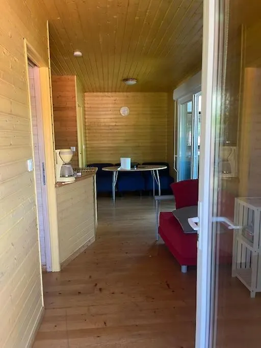 Chalet Les Pieds Dans L'Eau Lacapelle-Viescamp
